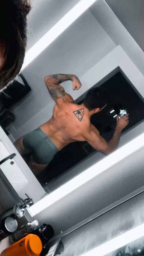 Are muscular booties allowed here. π