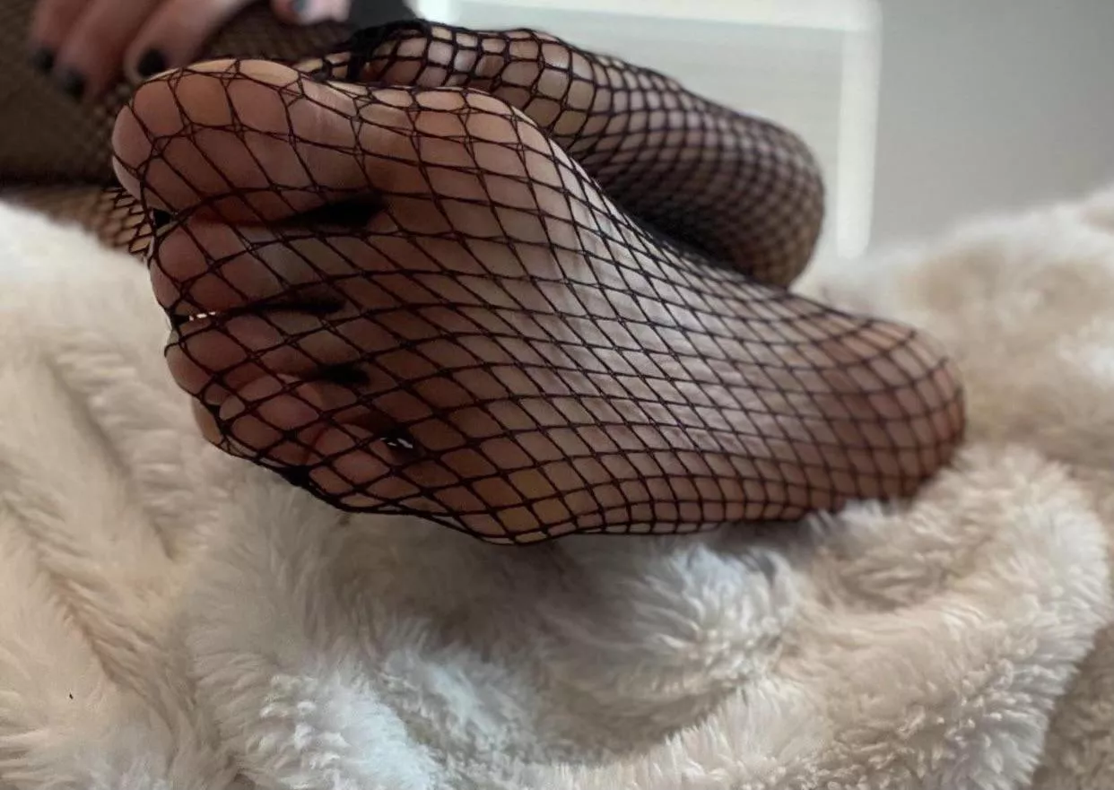are my feet pretty? are my feet pretty?