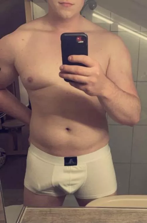 Are non-sixpack guys even allowed here? Are non-sixpack guys even allowed here?