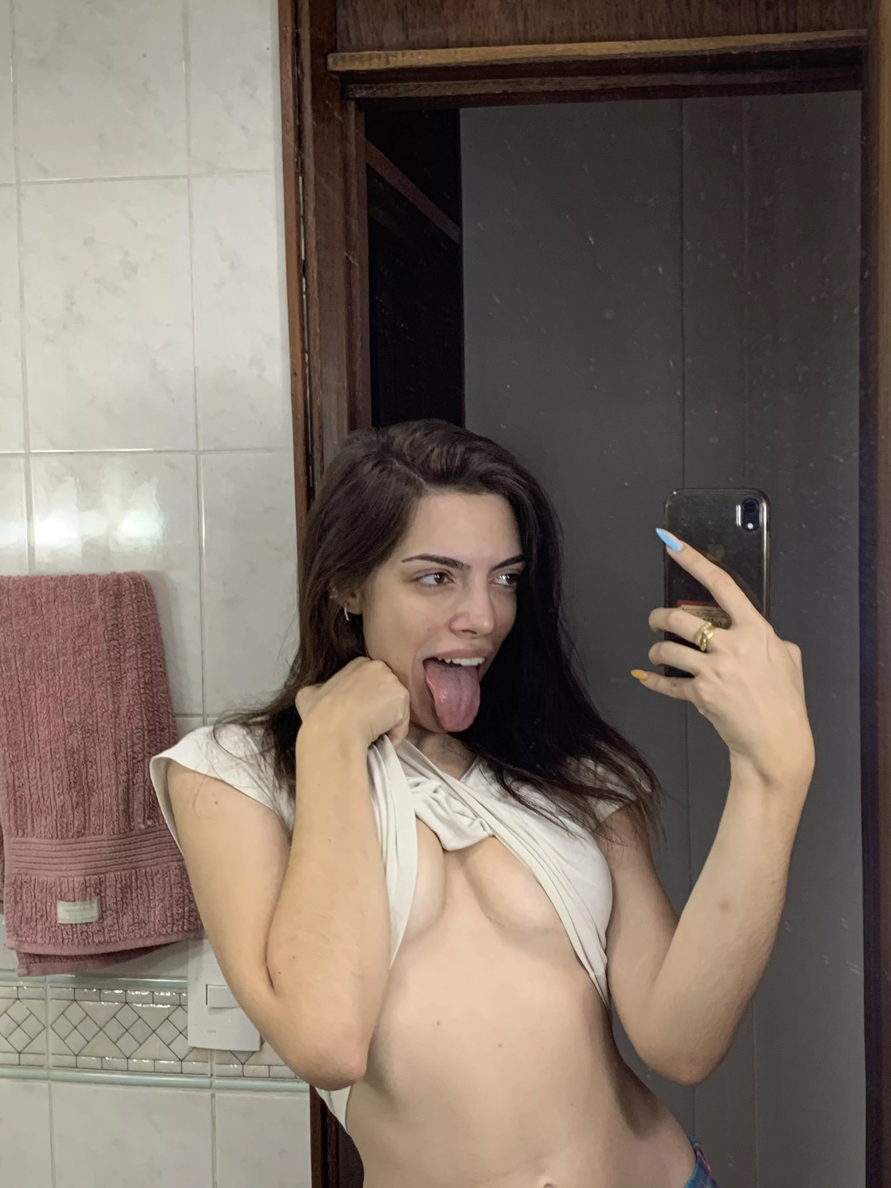 Are simple mirror nudes still appreciated here?