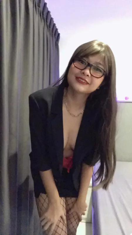 Are you into secretaries?π₯° Are you into secretaries?π₯°