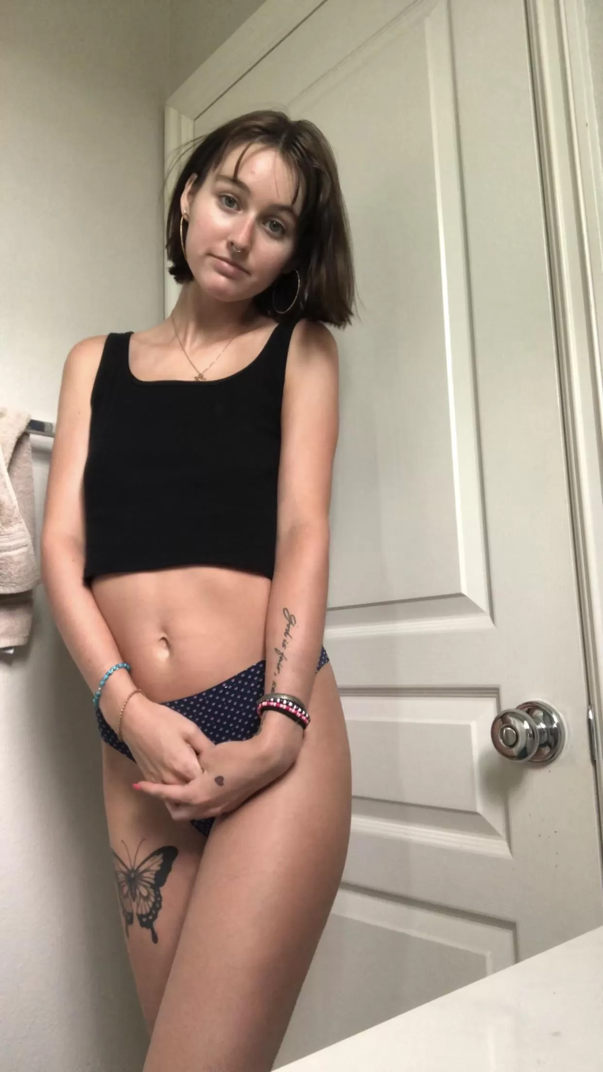 Short Haired Teen Nude