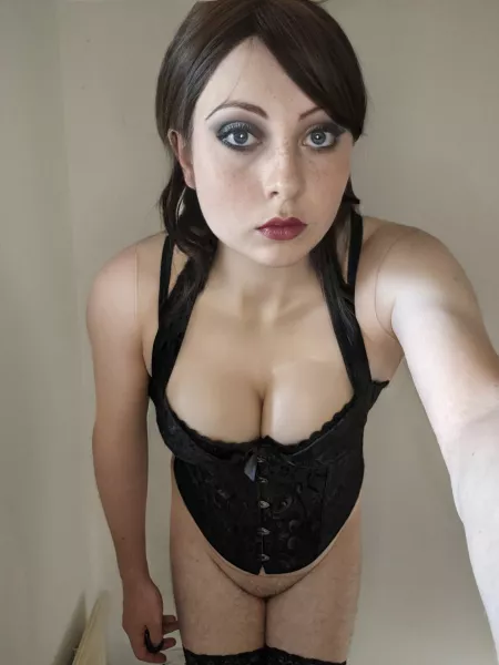 Are you into slutty goth's? π π