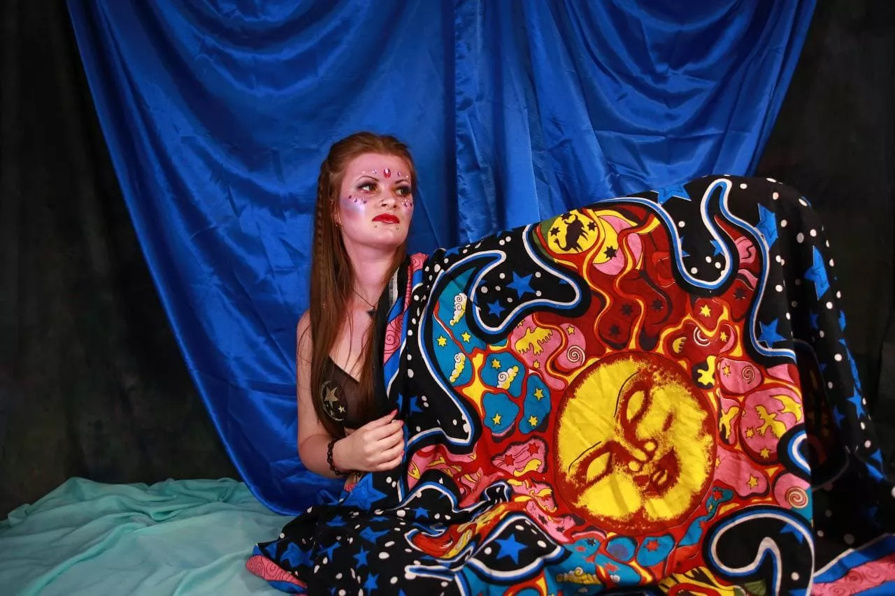 are you ready to paint me as beautifully sexy and wet as one of your french girls? are you ready to paint me as beautifully sexy and wet as one of your french girls?