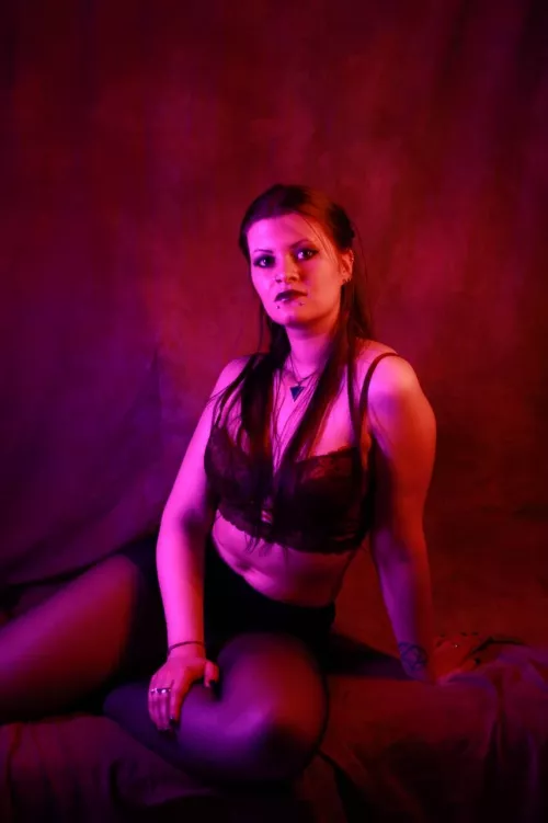 are you ready to paint me as beautifully sexy and wet as one of your french girls? are you ready to paint me as beautifully sexy and wet as one of your french girls?