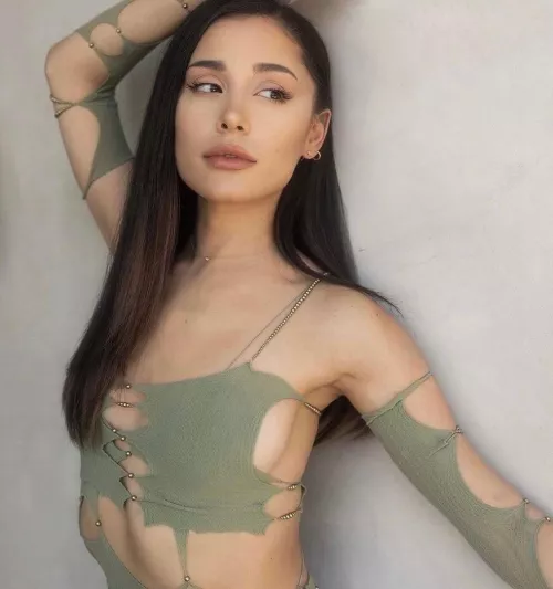 Ari is such a goddess I need to stroke for her soo bad. I would love if someone could give me JOI as her and help me cum ~