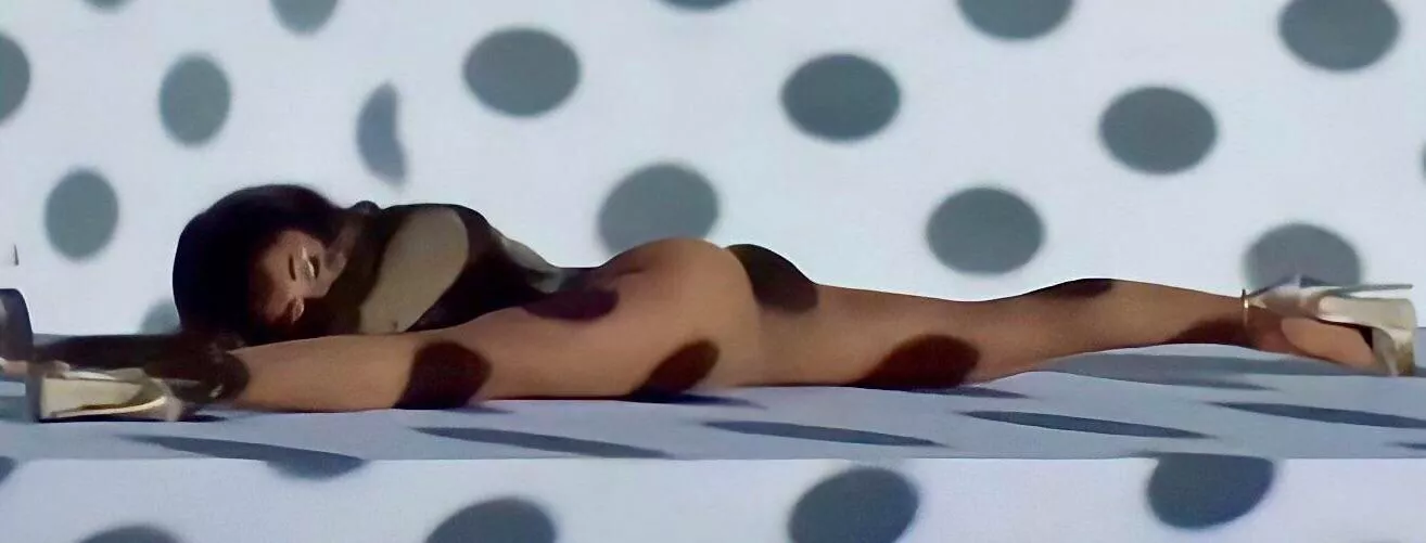 Ariana Grande’s ass makes me so hard Ariana Grande’s ass makes me so hard