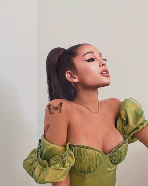 Ariana is so fucking hot Ariana is so fucking hot