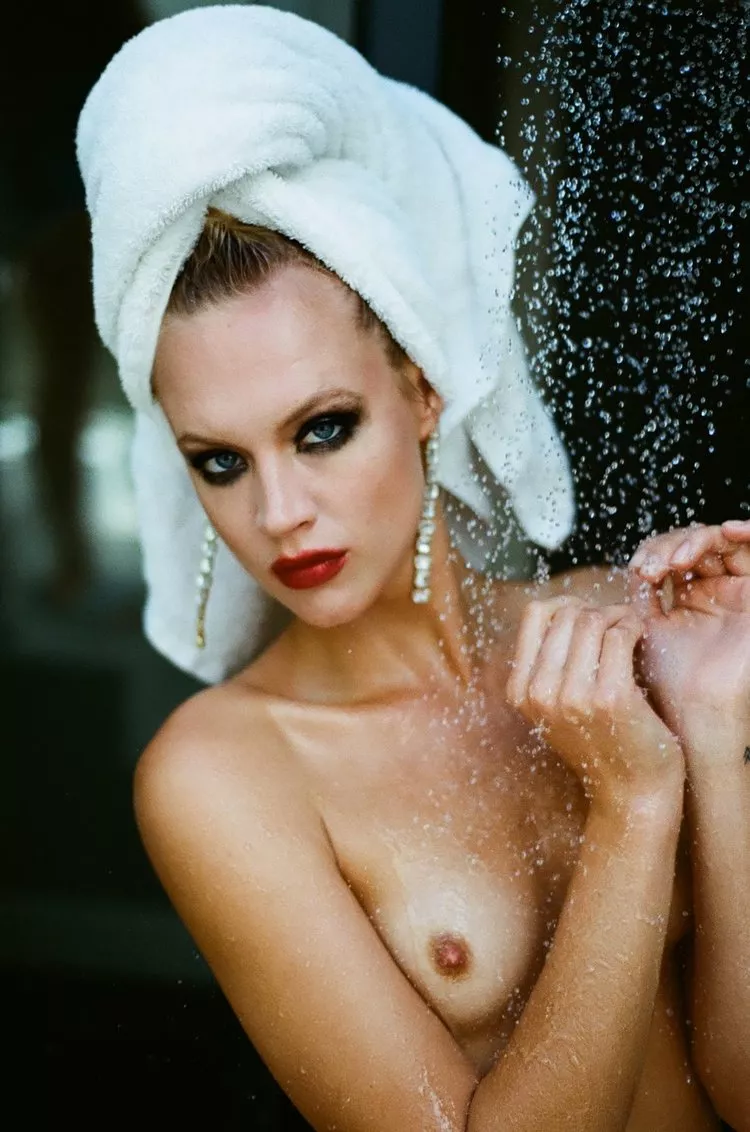 Ariel van Heerden by timmi_taubenschreck Ariel van Heerden by timmi_taubenschreck