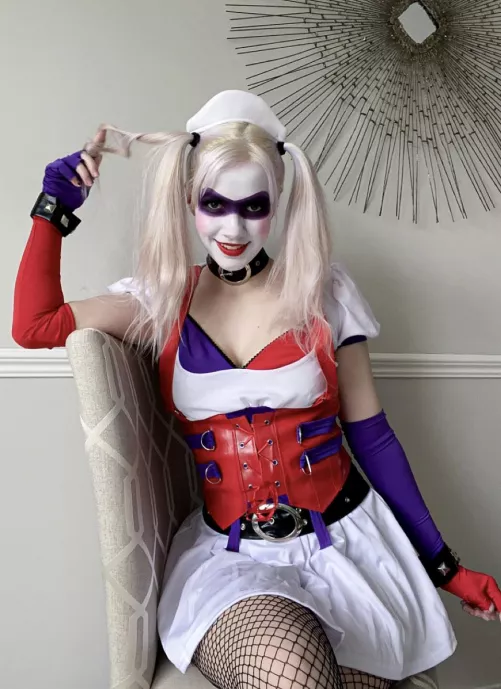 Arkham Asylum Harley Quinn by Cllownin