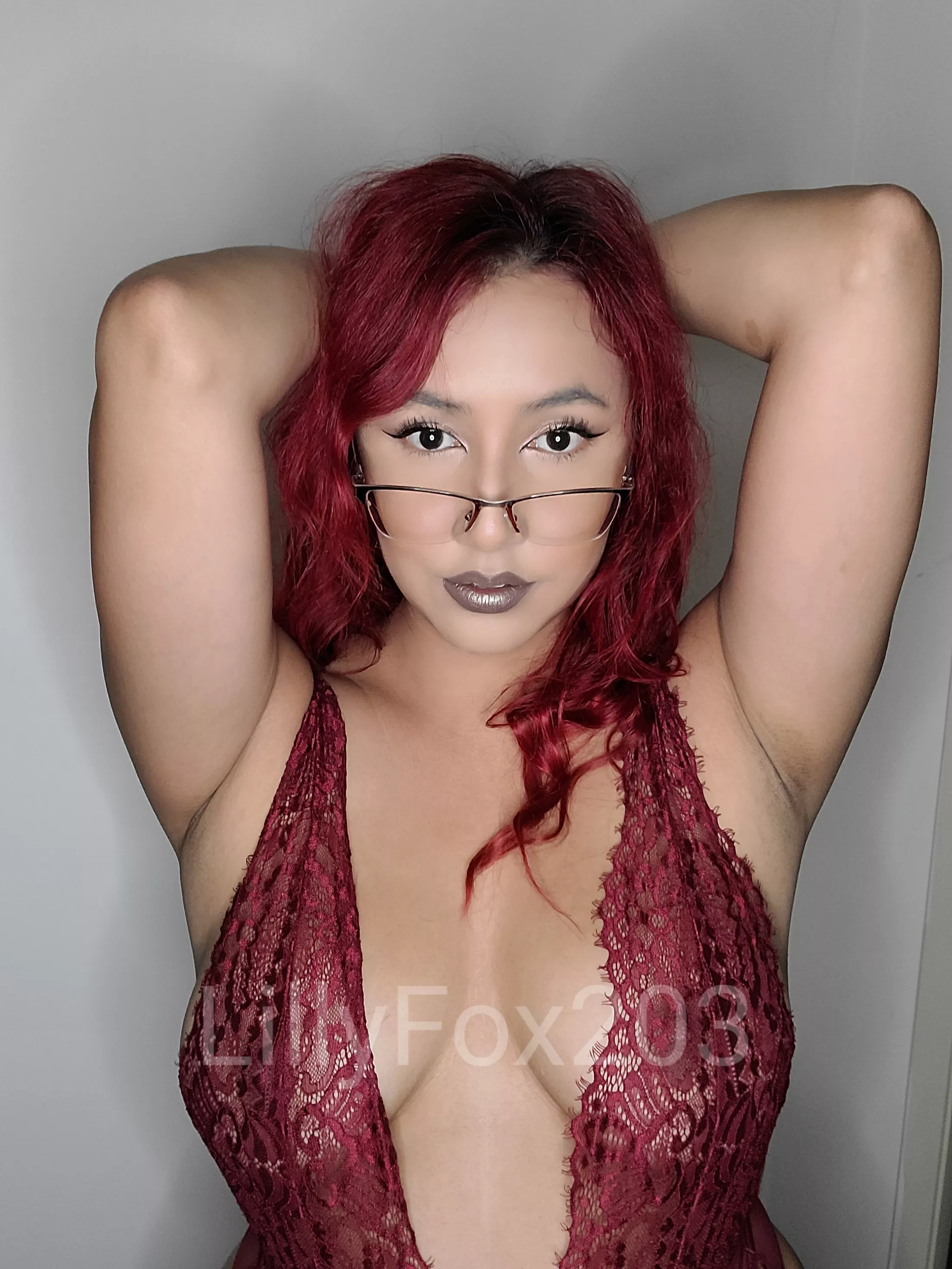 Arms up, where are you putting your face first 😘