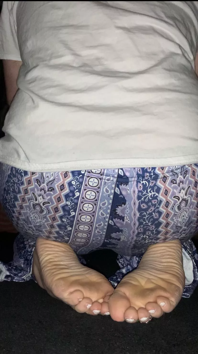 Ass and feet combo