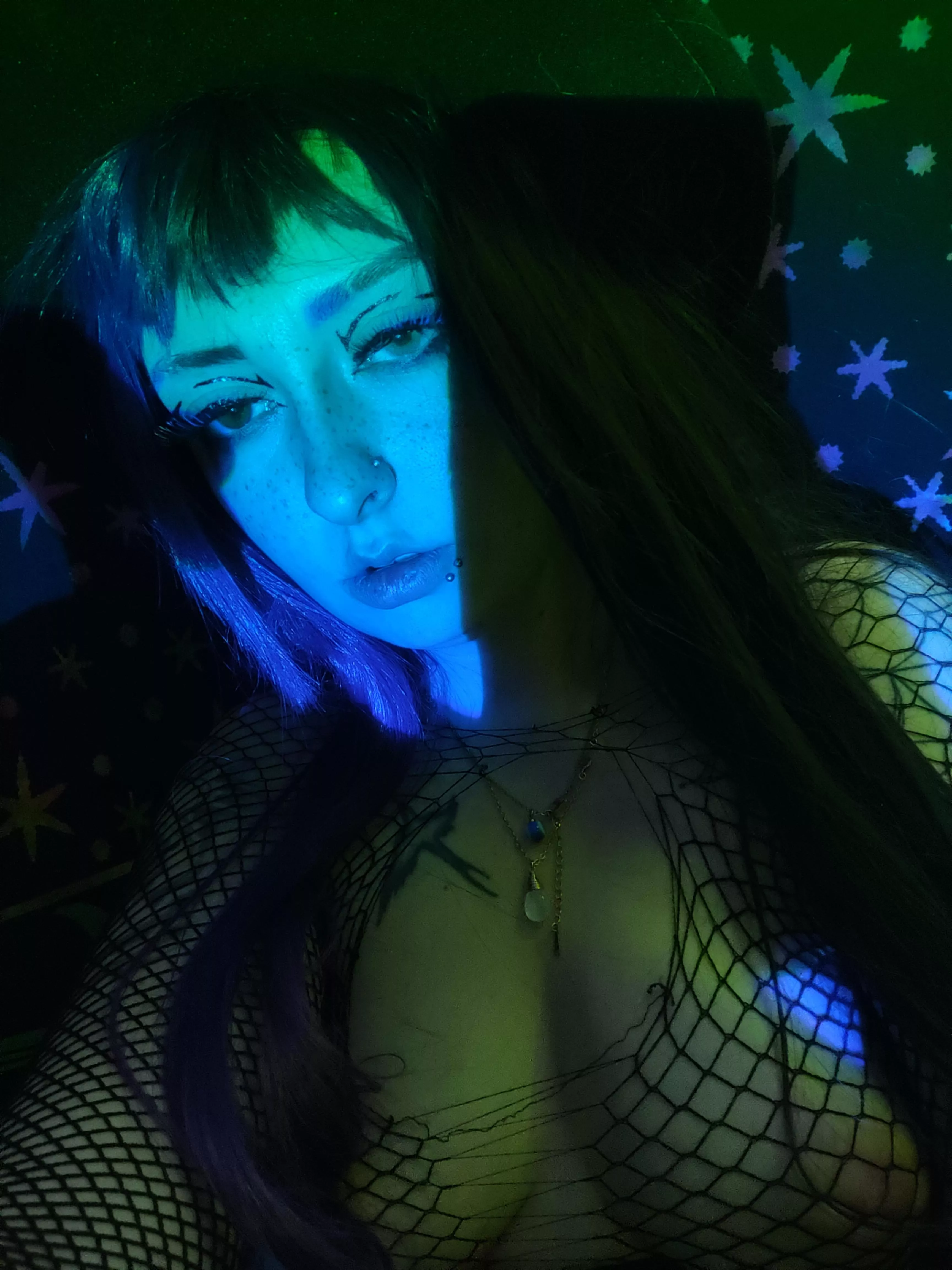 Assume something by looking at me? And goooo! 🙄