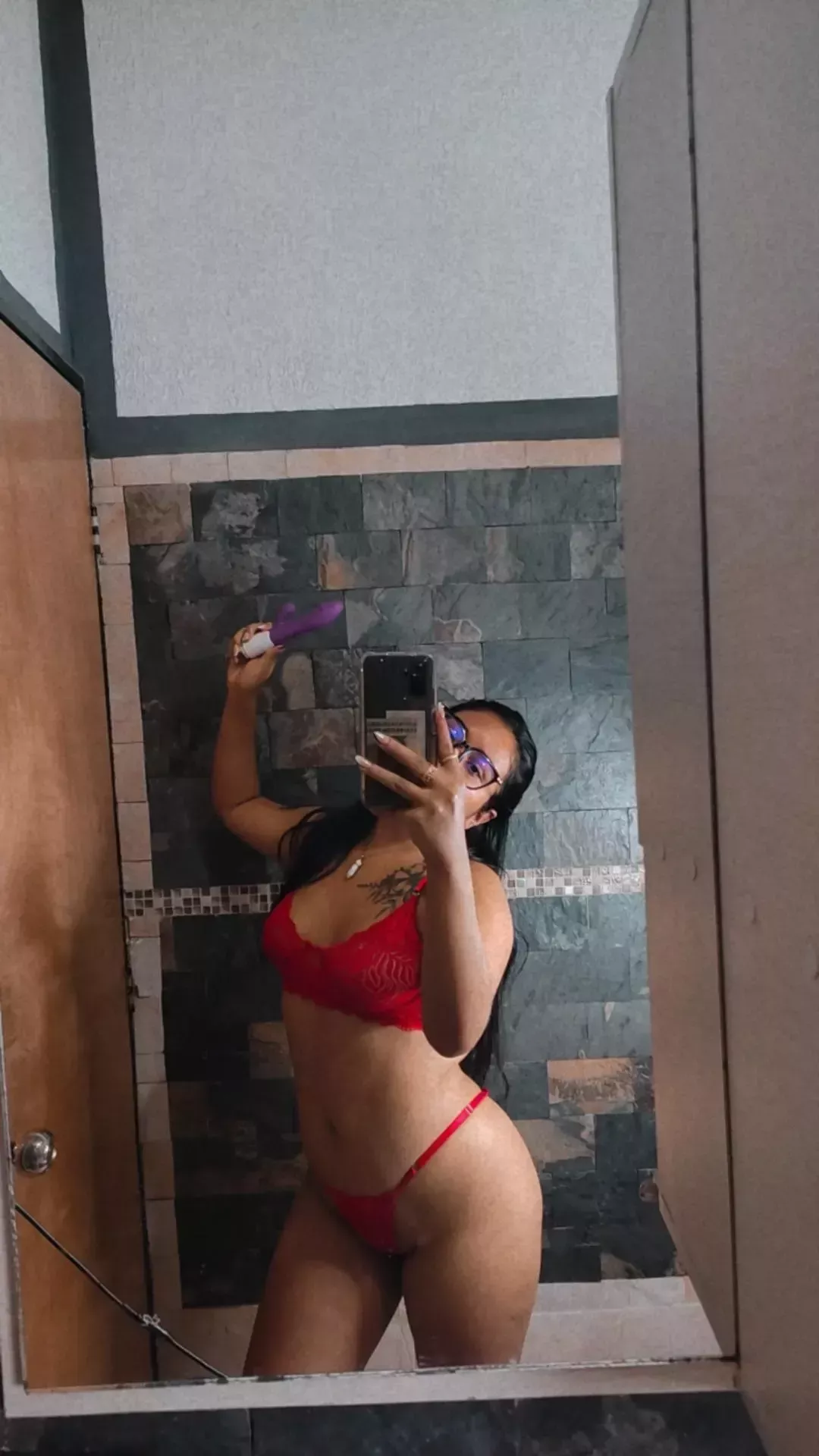 Available and very hot to play ❤️😈💋 I offer you [VID] [PIC] [CAM] [SEXT] 😋 Open and ready for your hottest kinks and fetishes so you reach your desired pleasure. 🔥Kik me: bella_hot4❤️💋