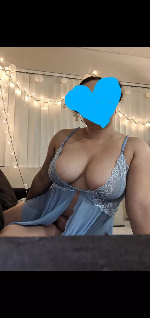 Azzie in baby blue <3