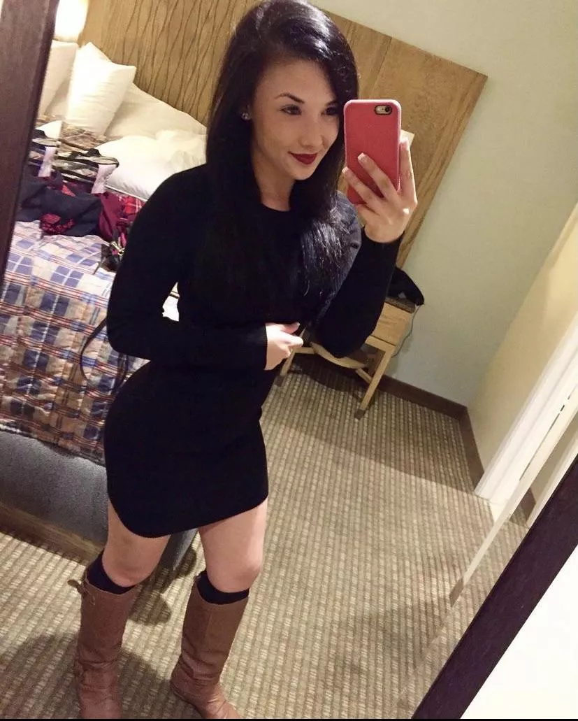 Babe in black Babe in black