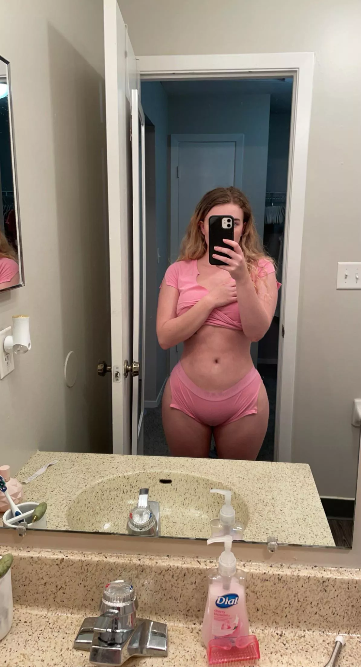 Baby making hips 😋