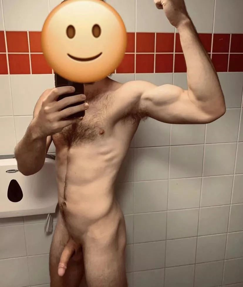 Back from the gym and ready for a different kind of pump ;)