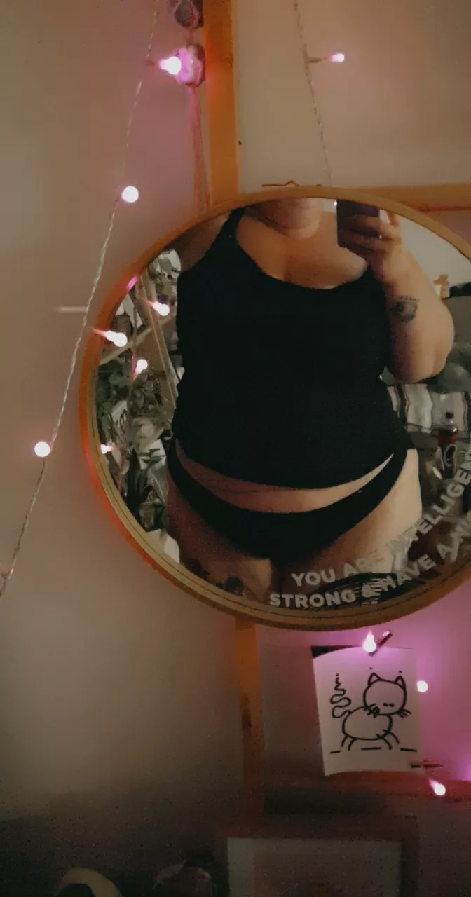 back on my bullshit 🖤💗