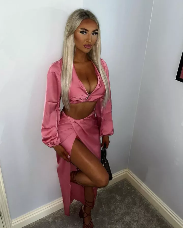 Back to the wall Back to the wall