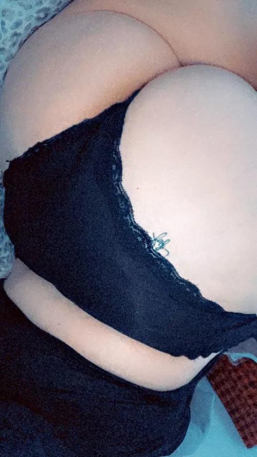 Baddie with a fattie