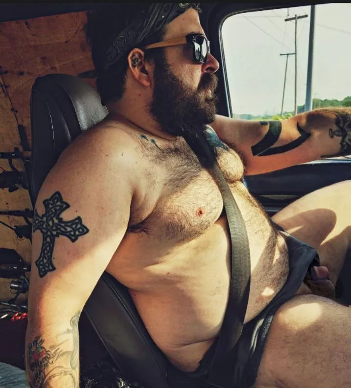 Band's on tour, no ac, why all the truckers be looking at me?