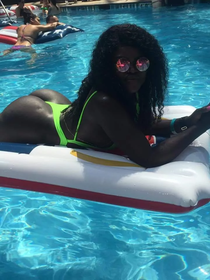 ��Bare Cheeks ��Bare Cheeks
