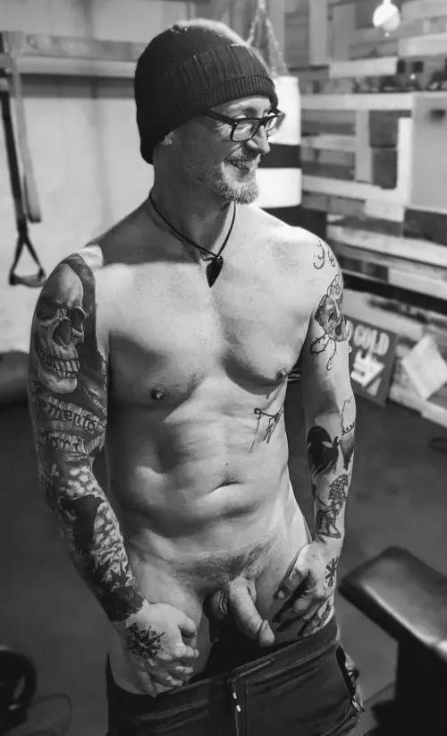 Base[M]ent workouts are the best [50s]