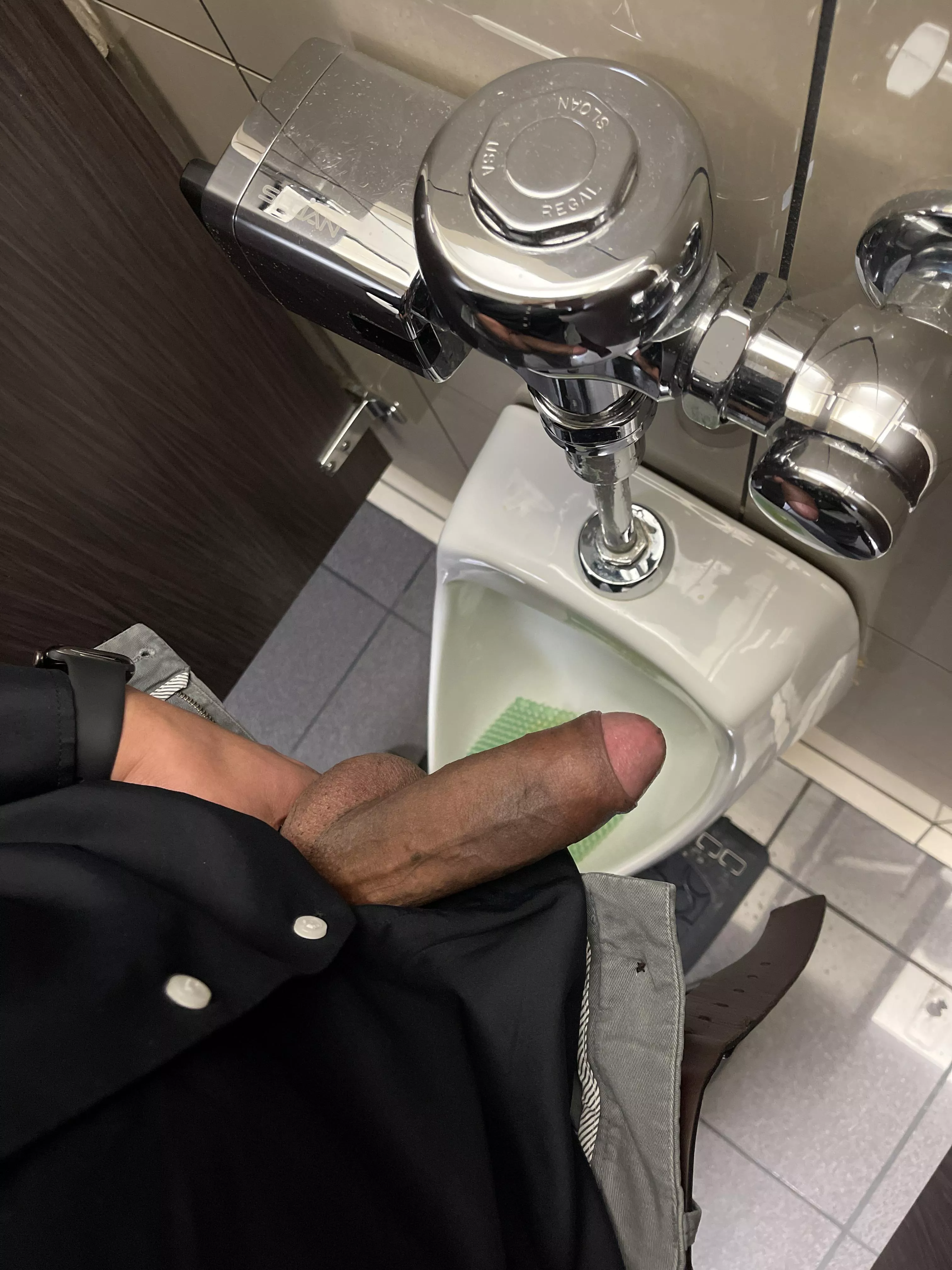 Bathroom break 😜😜