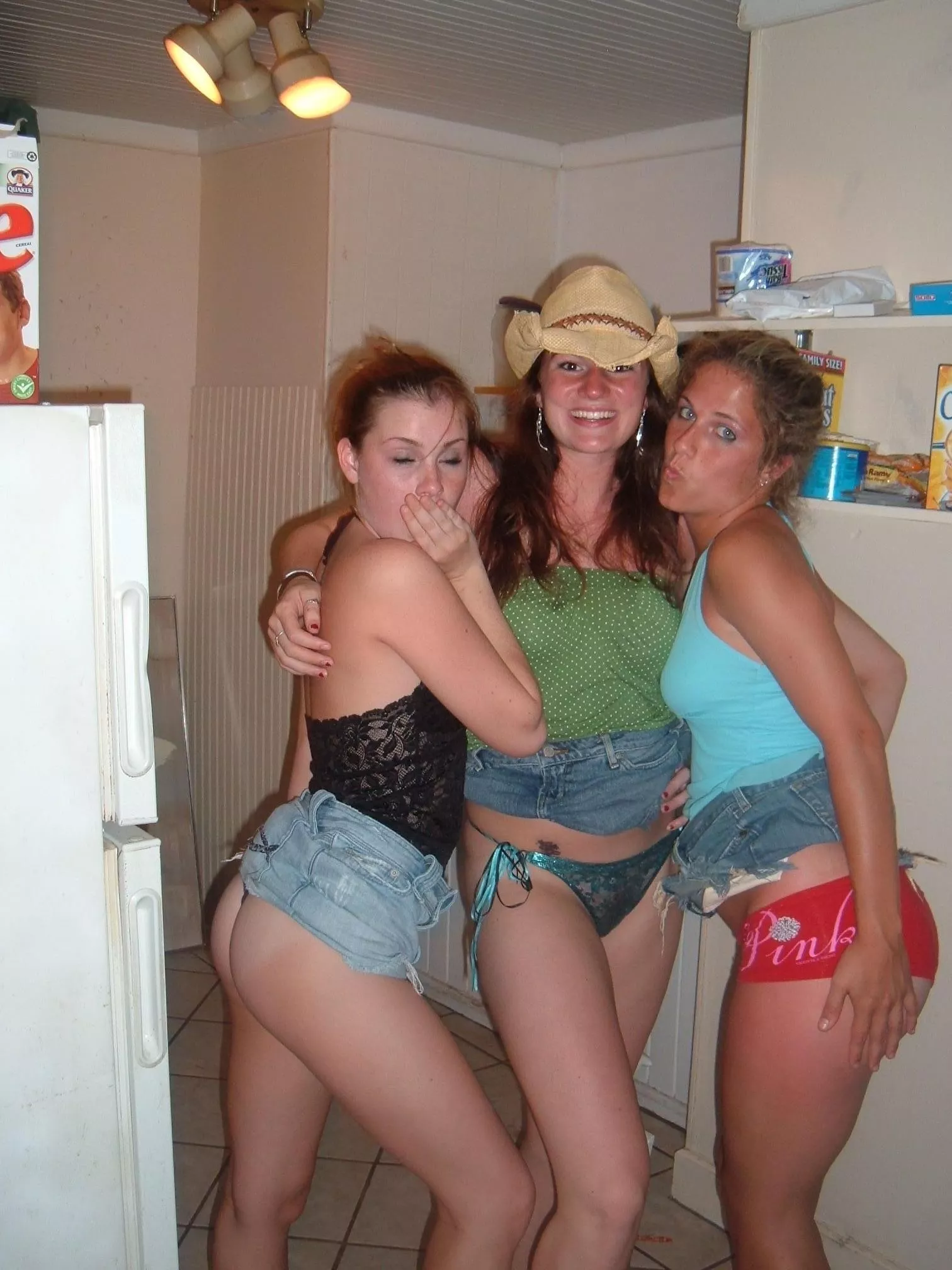 Be a flirt, lift your skirt Be a flirt, lift your skirt