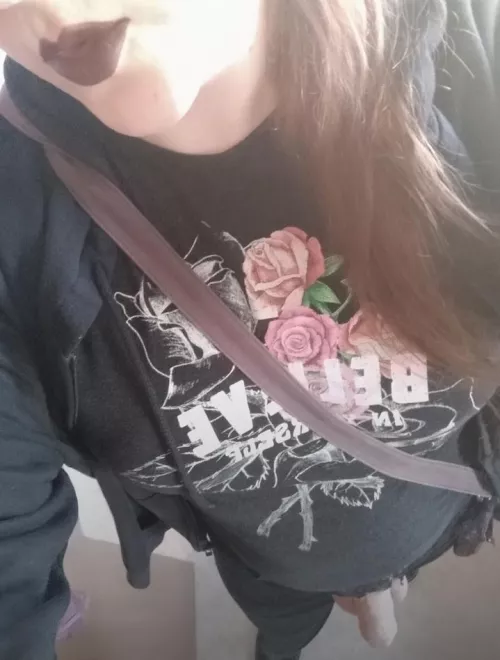 Be a good boy and give goth momma a kiss x