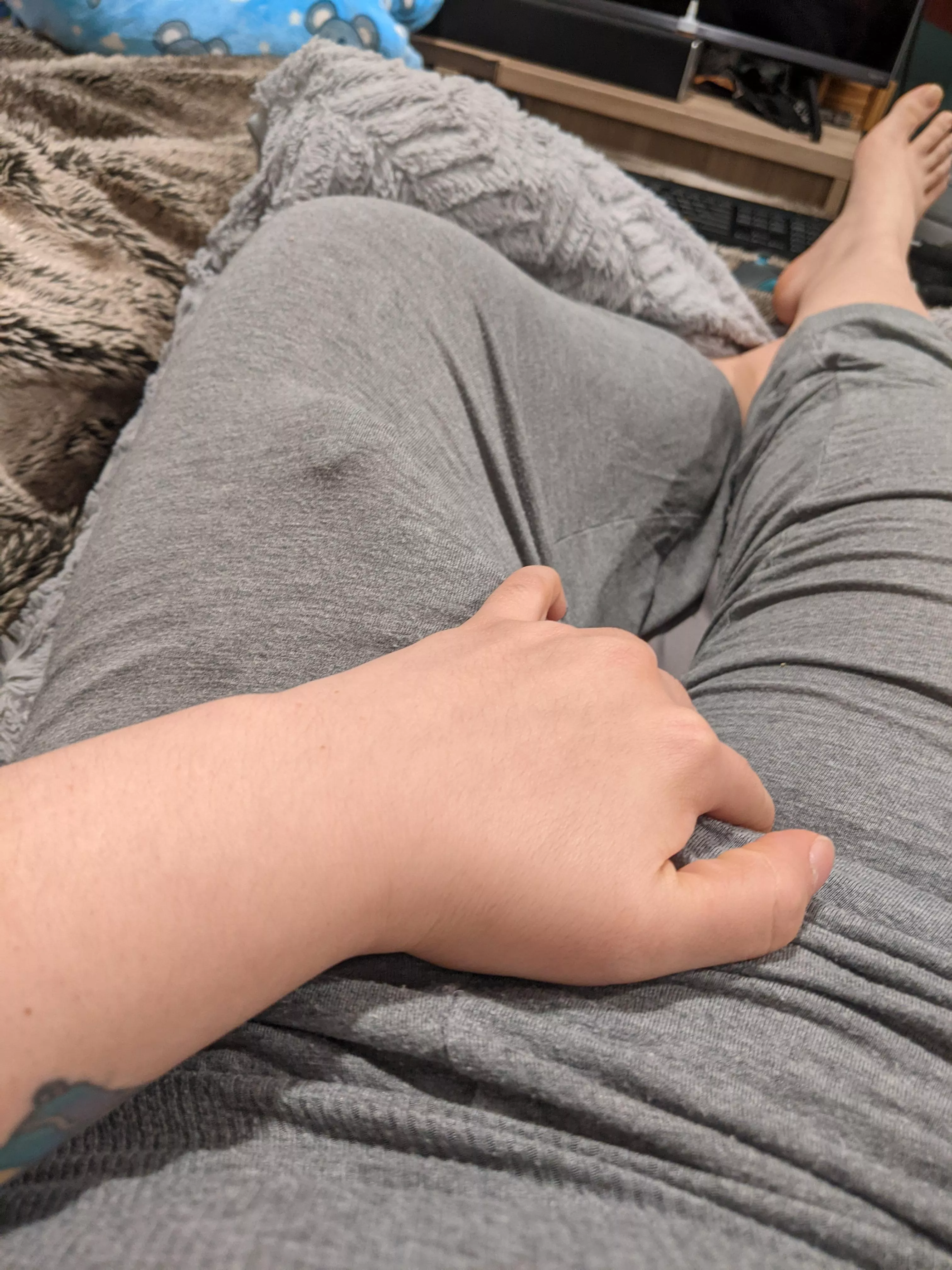 Be a good pet and come sit on Mommy's lap