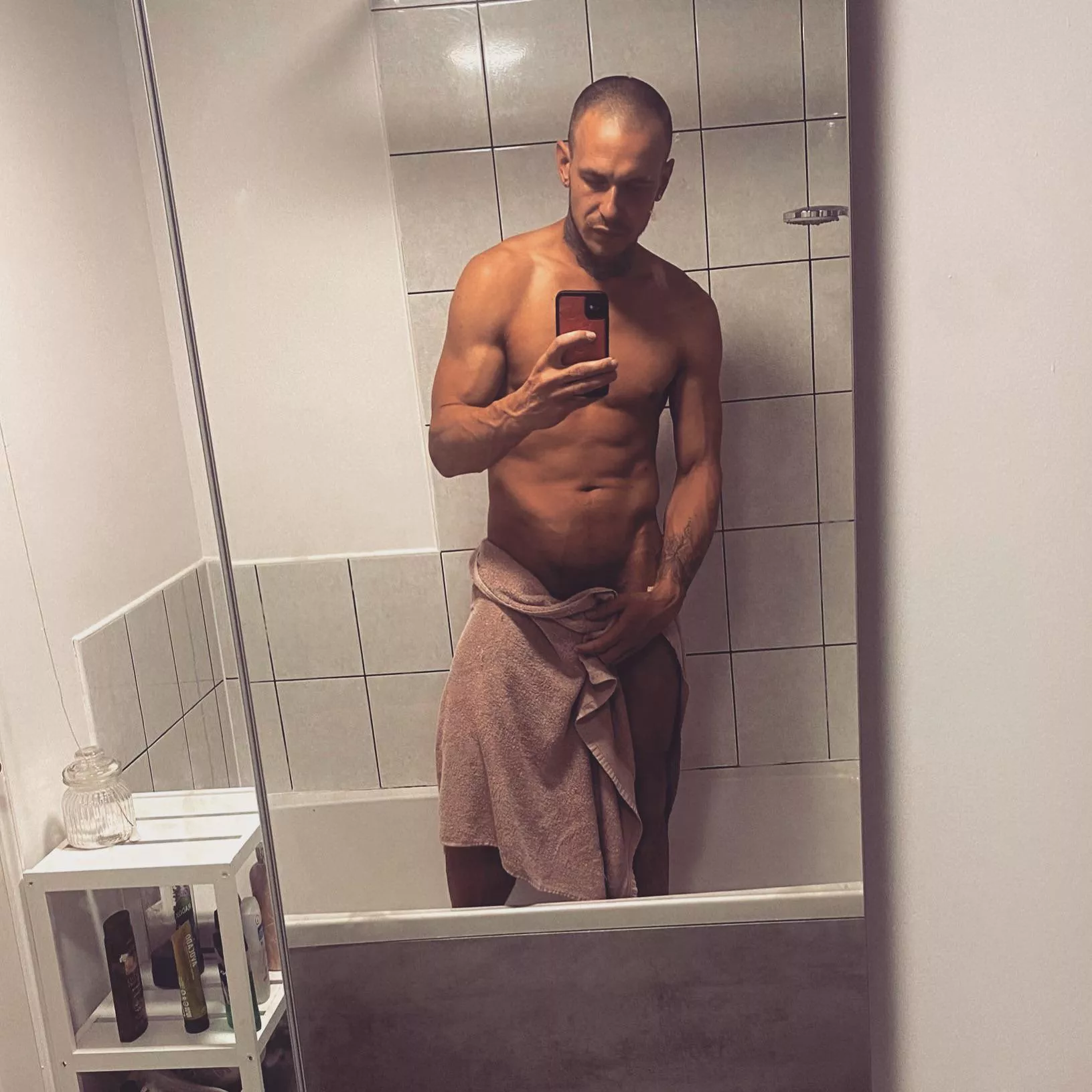 Be good and I drop the towel π Be good and I drop the towel π