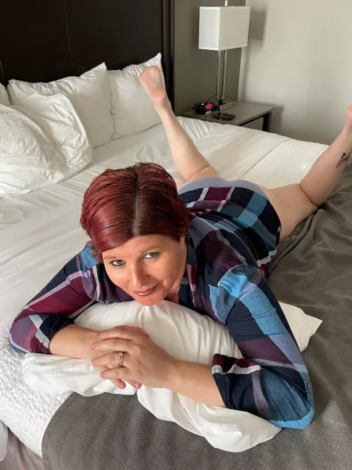 Be honest, would you fuck me in front of hubby?