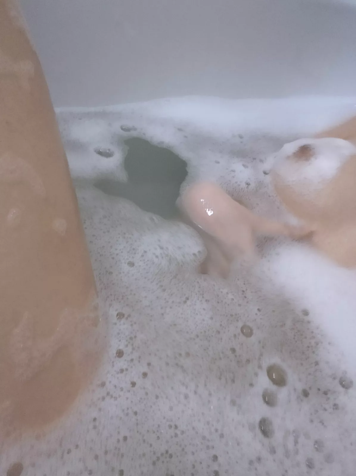 Be honest would you masturbate to my nudes if I ever sent you some😀🍒💗