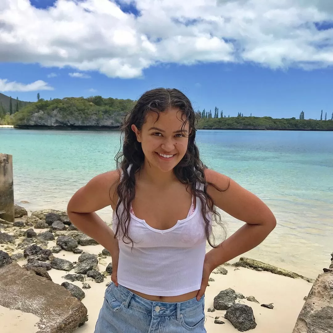 Beach babe Beach babe