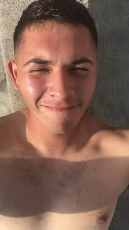 Beach day! Enjoy the sun blinding me Beach day! Enjoy the sun blinding me