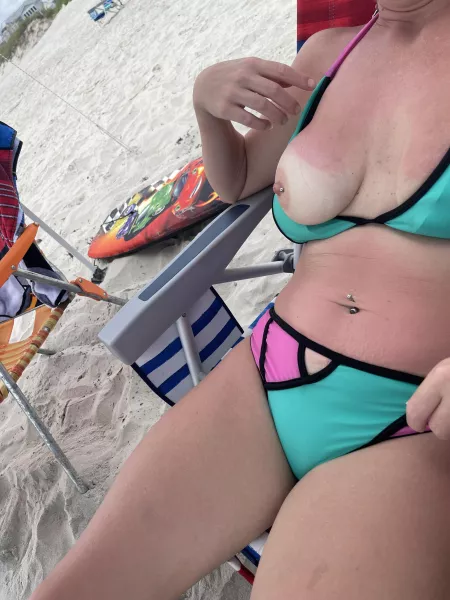 Beach peek Beach peek