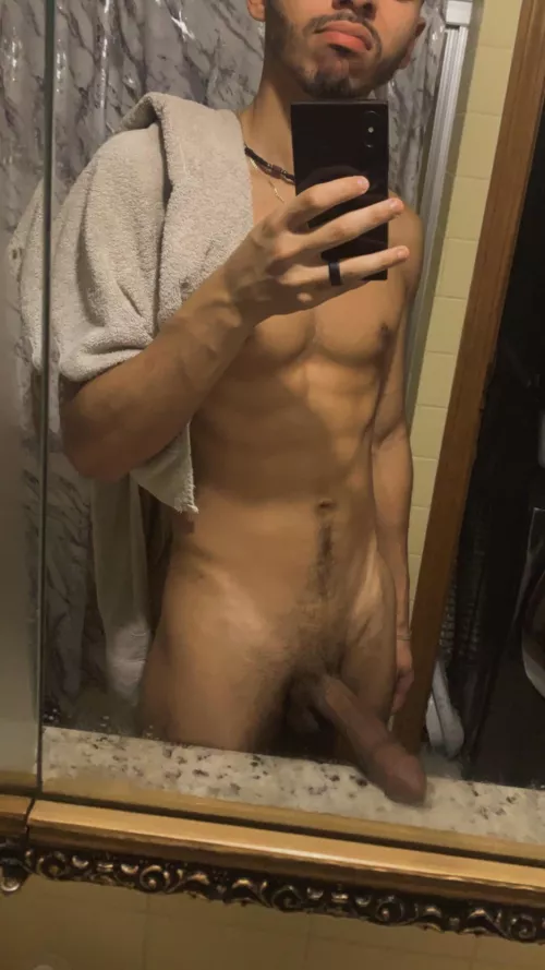 beard and a boner, which seat are you takin?๐๐ฝโโ๏ธ
