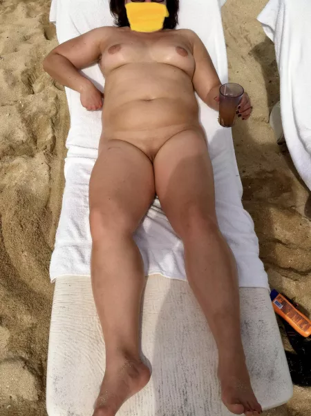 Beautiful beach babe.