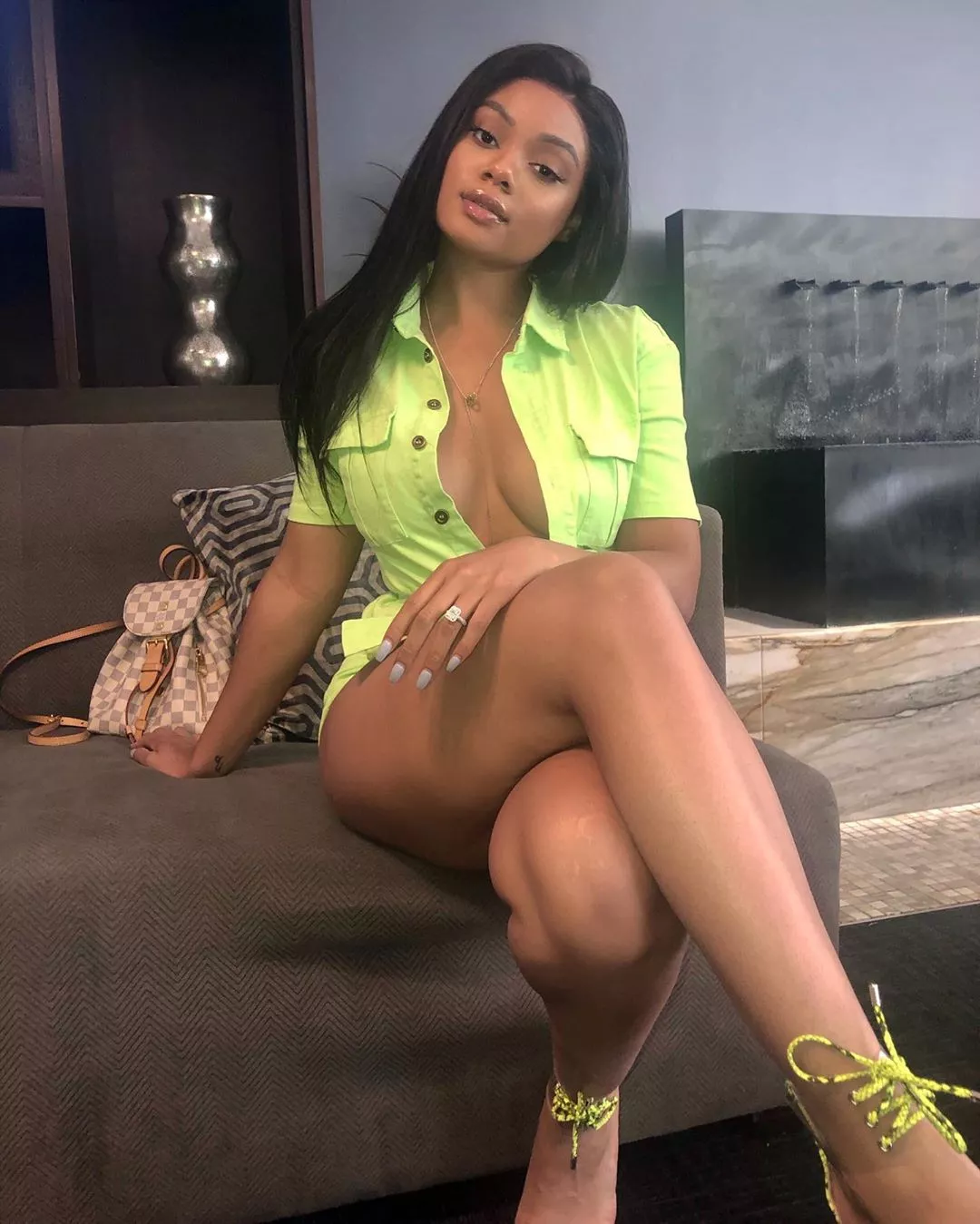 Beautiful Legs??✨ Beautiful Legs??✨