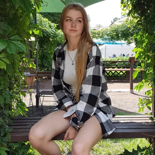 Beauty on a bench