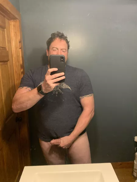 Bed head and a thick cock. Good morning! Bed head and a thick cock. Good morning!