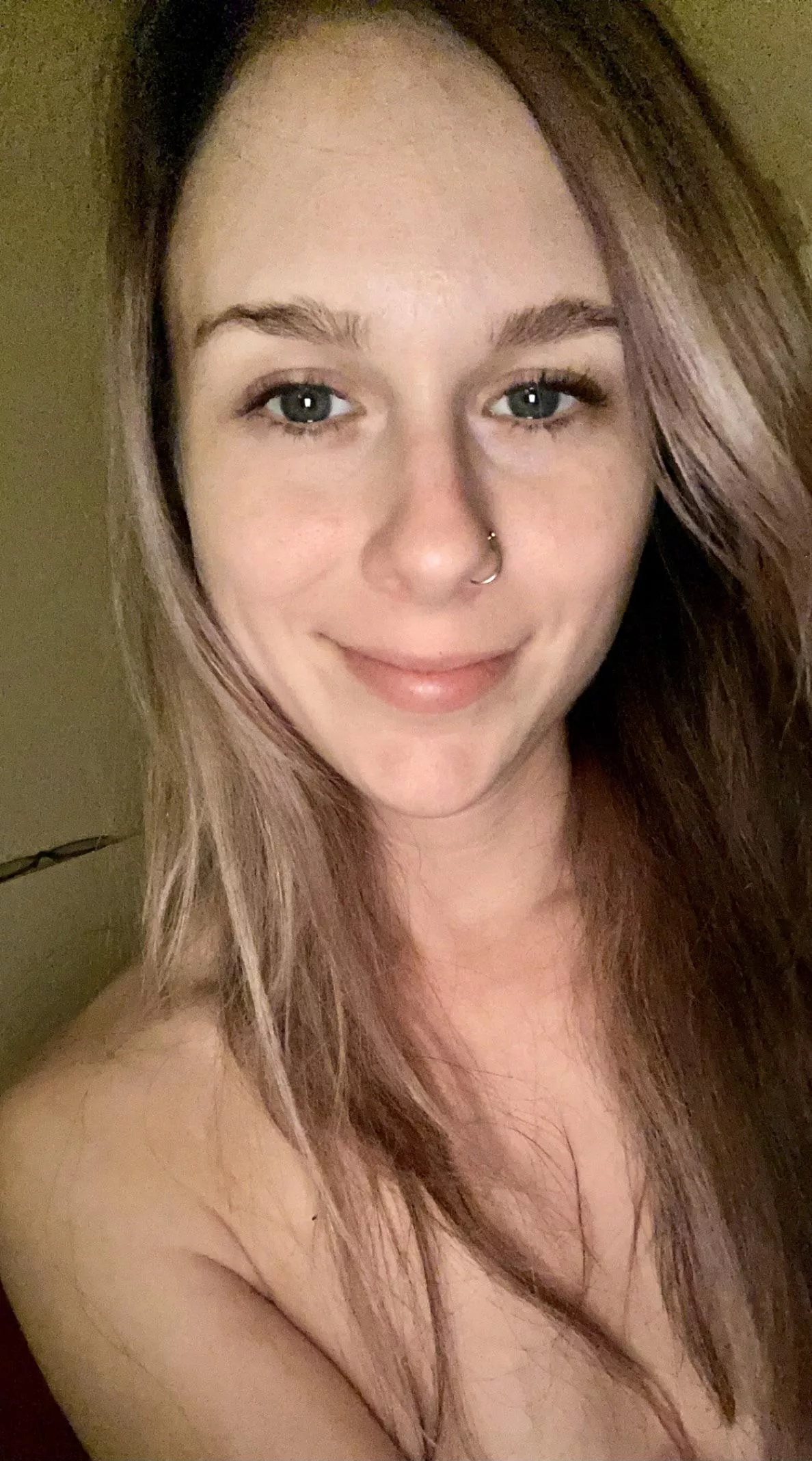 Bedroom eyes (34f) Bedroom eyes (34f)