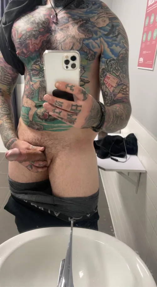 Been a while, here’s a gym selfie