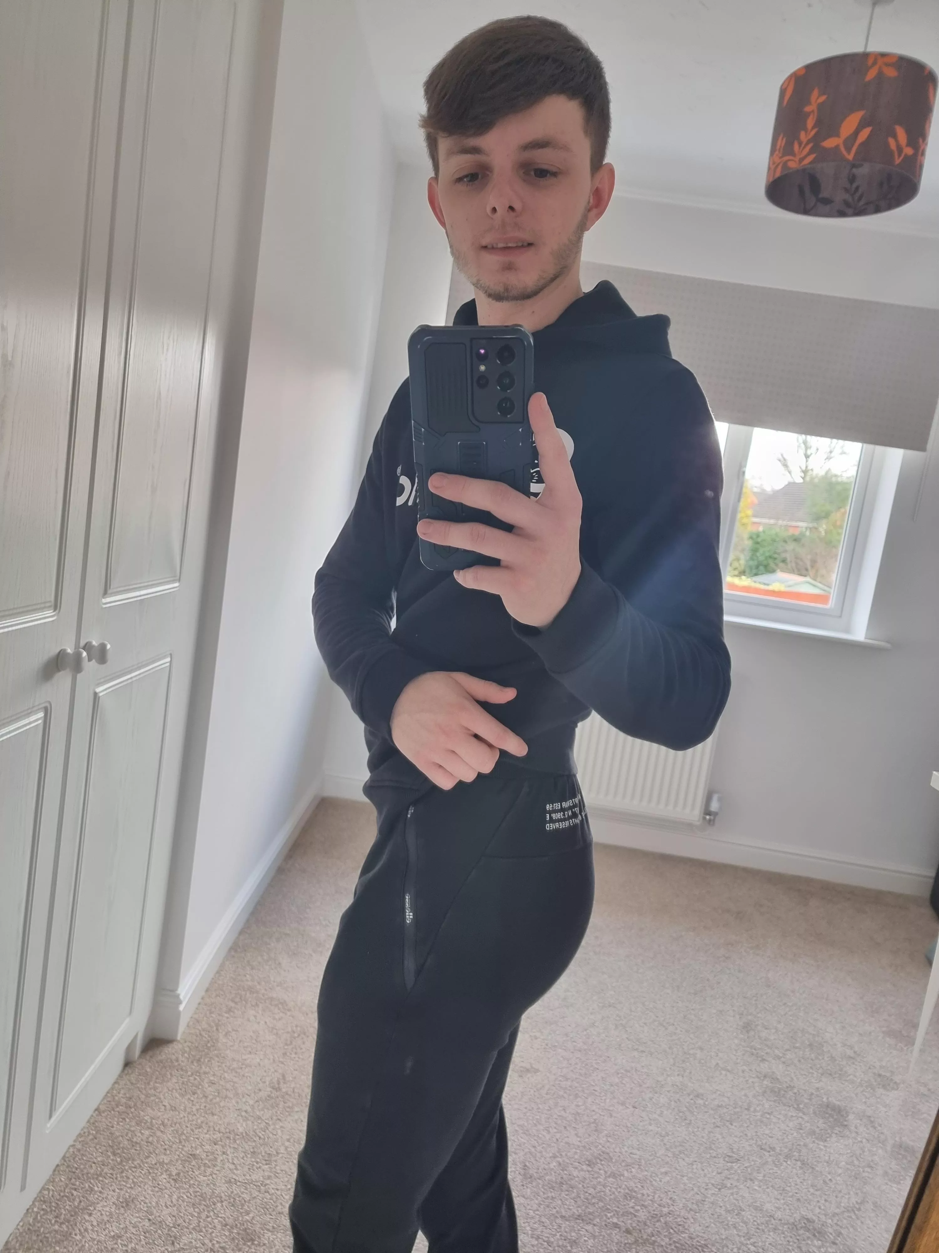 been doing my squats 🍑🤣