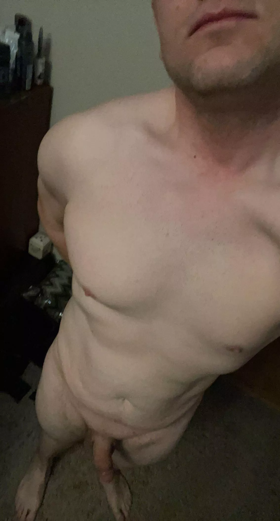 Been hitting the gym a lot.. wanna look good naked for y’all … 32m