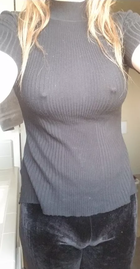 Been really busy at work. Woke up a few hours earlier just to dress up before. Been really busy at work. Woke up a few hours earlier just to dress up before.