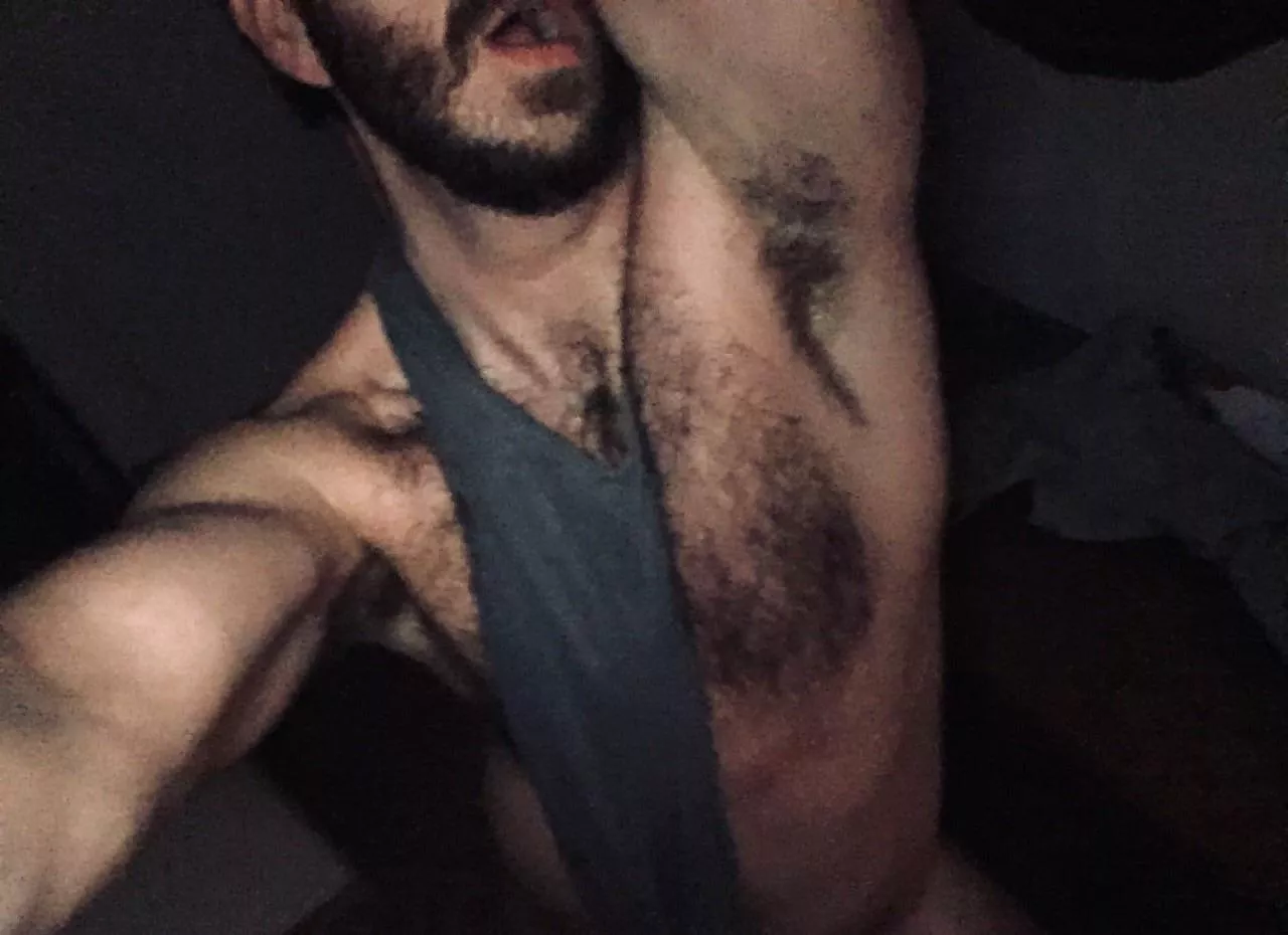 Been told a few times I had hot pits, decided to check with the experts here (M/34)