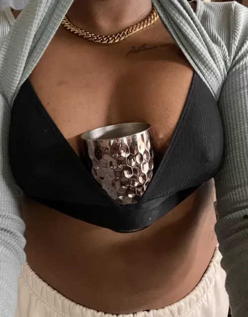 been very MEH today & haven’t gotten back to a single human today. don’t hate me 😬🖤